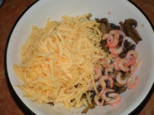 Креветки, грибы и сыр