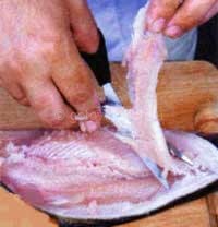 умение отделять мясо от костей рыбы